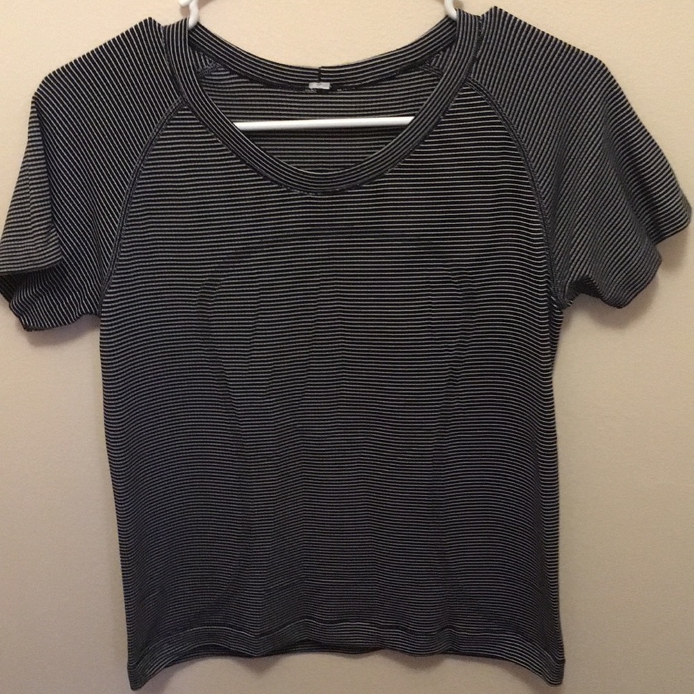 Lululemon short sleeve shirt